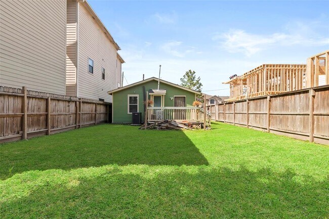 Building Photo - 4201 Marina St