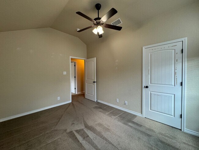 Building Photo - 6801 Deorsam Loop