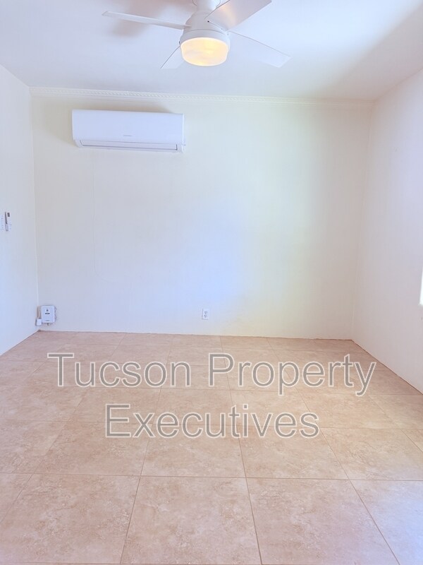 Building Photo - 2925 N Estrella Ave