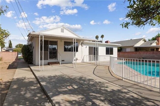 Building Photo - 10025 Burnet Ave