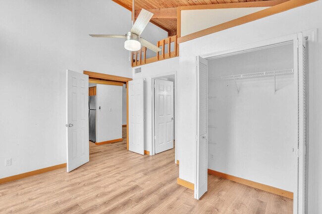 Building Photo - 100 Sparrow Dr