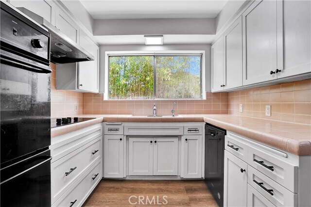 Building Photo - 5835 Jumilla Ave
