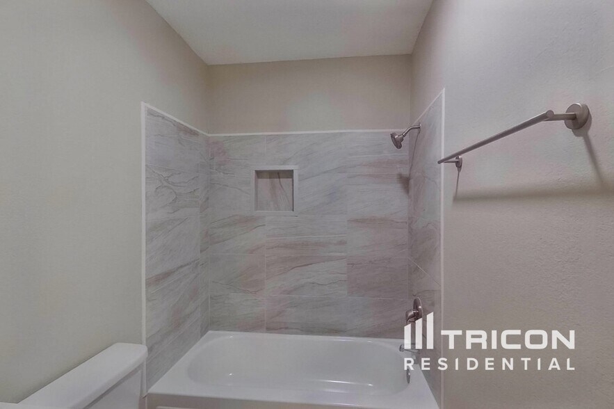 Building Photo - 6217 Old Mill Cir