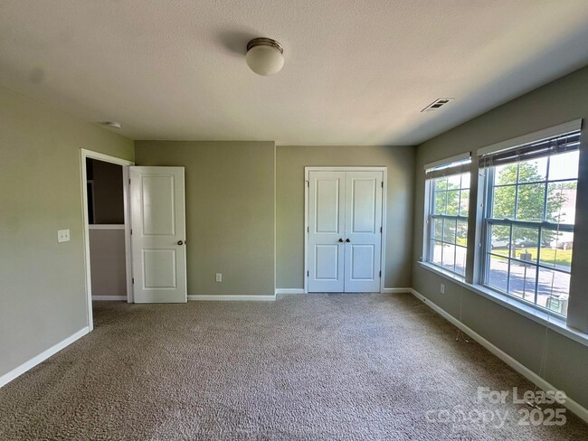 Building Photo - 2625 Cider Ridge Rd