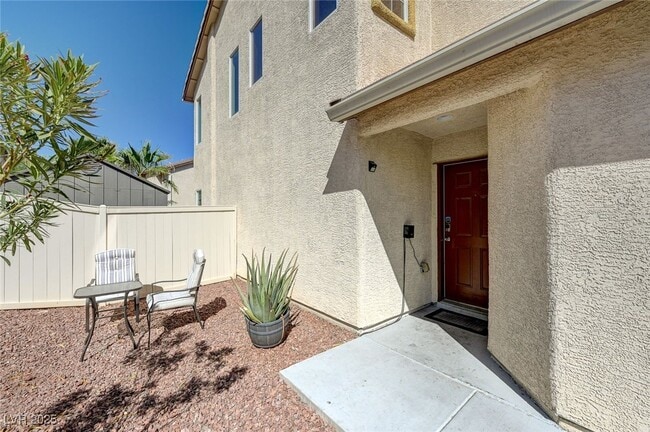 Building Photo - 2586 Begonia Valley Ave