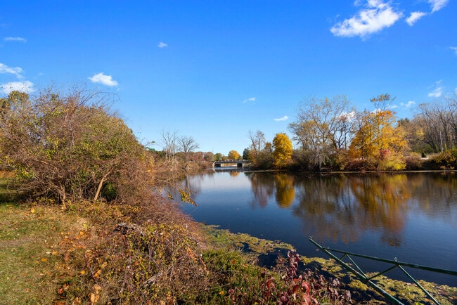 Building Photo - 4105 Riverview Dr