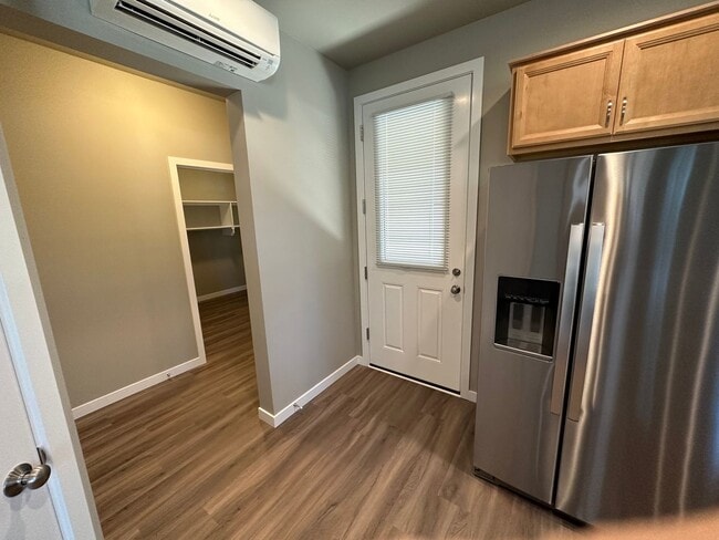 Building Photo - NEW 4 Bedroom / 4.5 Bath Townhome. A/C in every bedroom