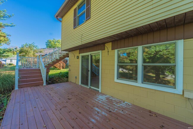 Building Photo - 657 E Heather Dr