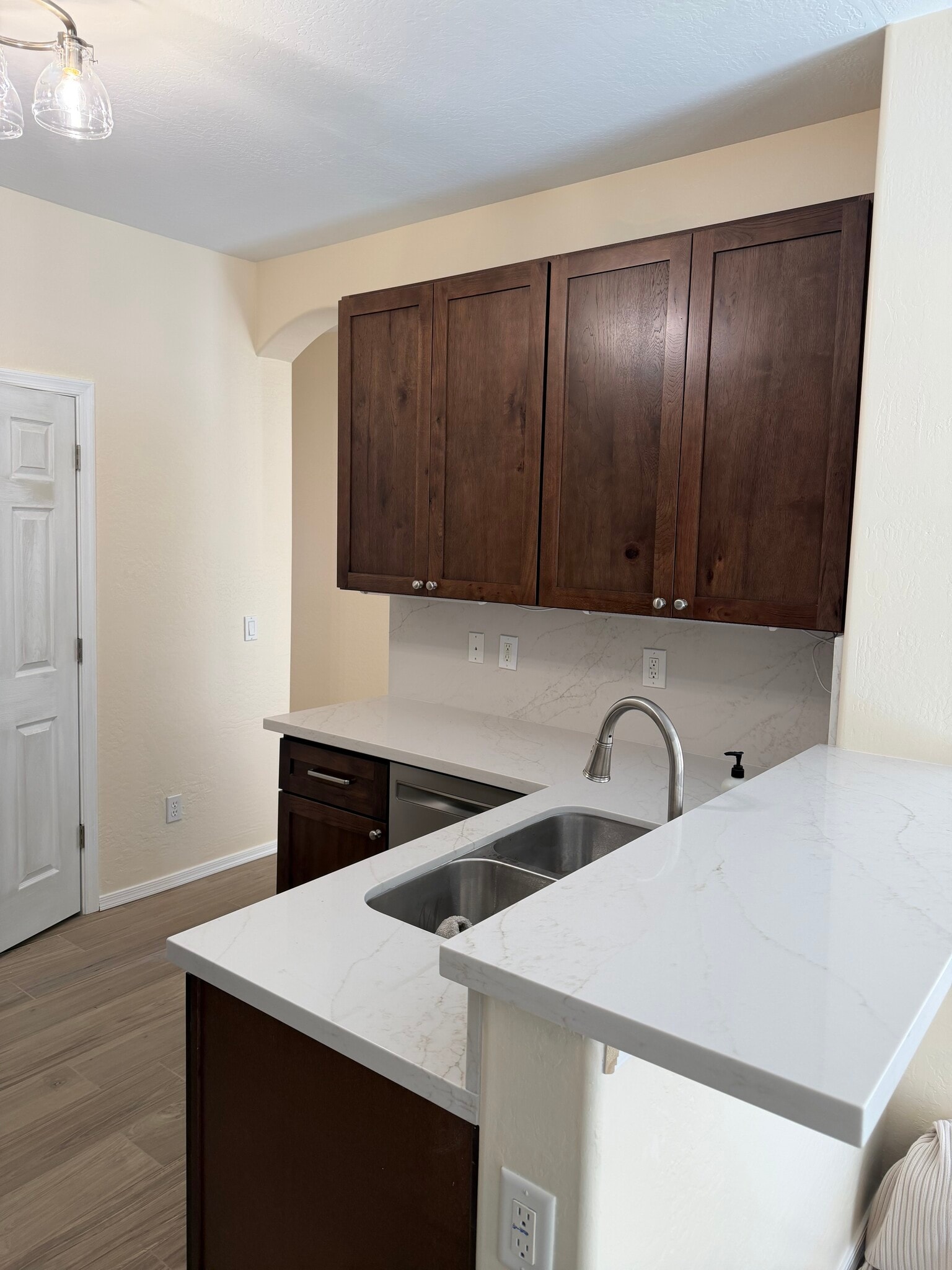 Kitchen - 2600 E Springfield Pl