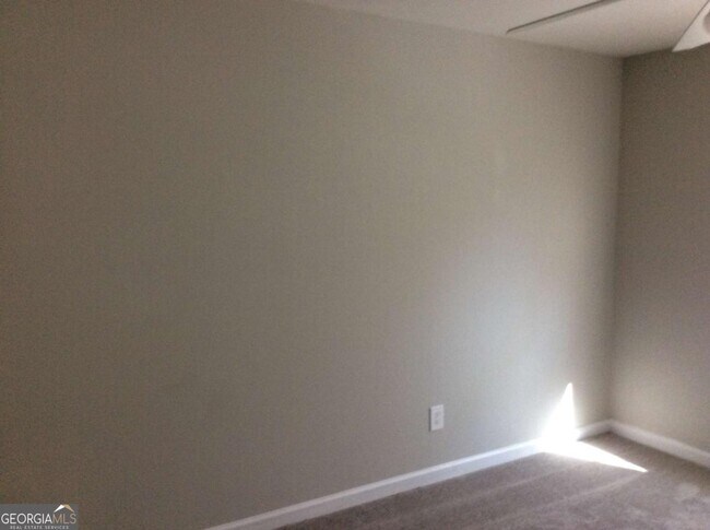 Building Photo - 130 Meadowbrook Ct