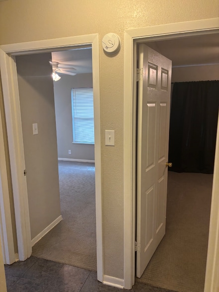 Building Photo - 1506 Fairfield Dr