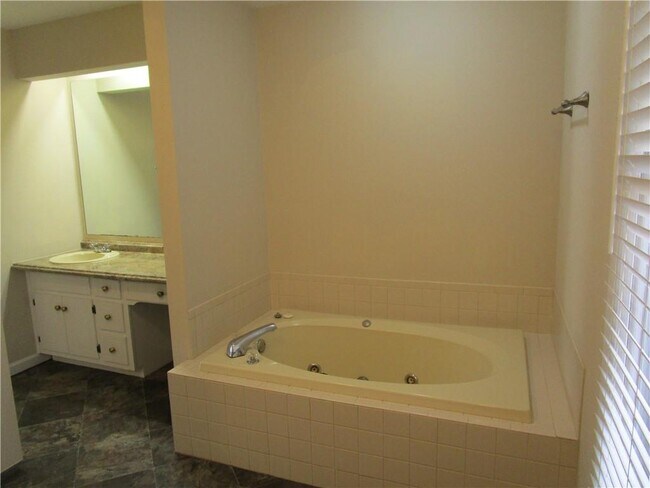 Building Photo - 2429 Thompson Mill Rd