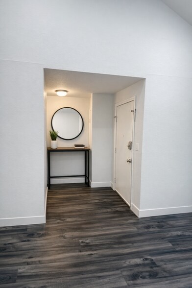 Building Photo - 4300 NE Sunset Blvd