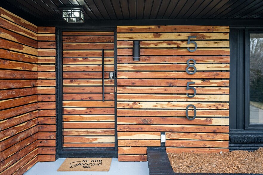 Building Photo - 5850 Devington Cir