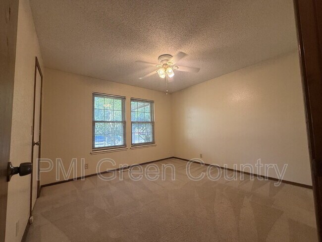 Building Photo - 7530 E 78th St