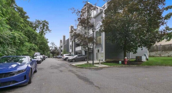 Building Photo - 40 Triumph Ct