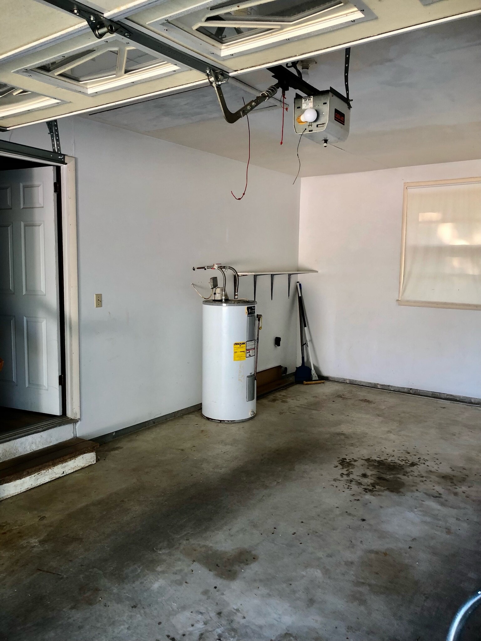 Garage/ washer/dryer hooup - 2303 Bradley St