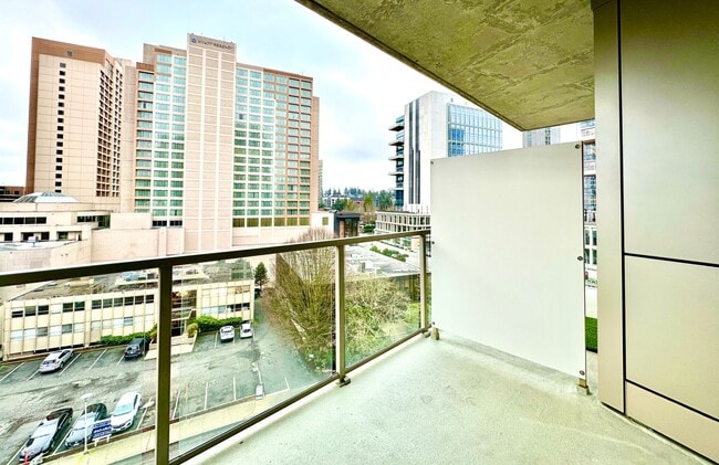 Building Photo - 1Bd/1Ba Bellevue Condo