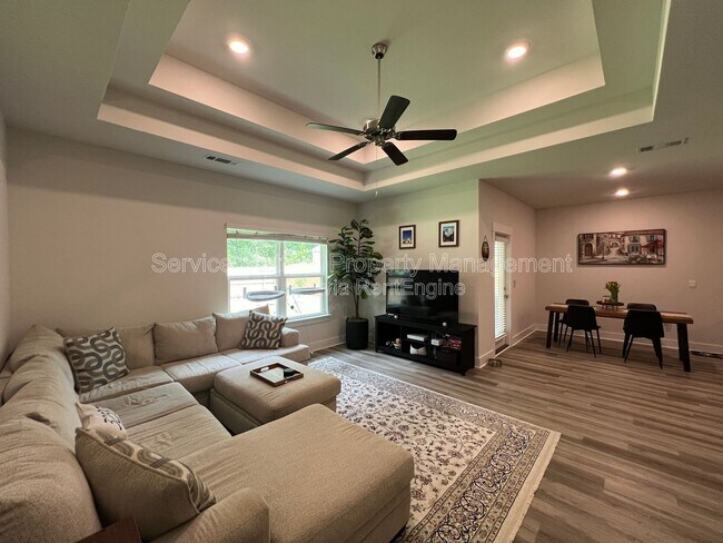 Building Photo - 5881 Cactus Dr