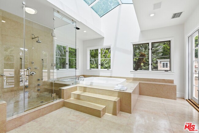 Building Photo - 407 Robert Ln