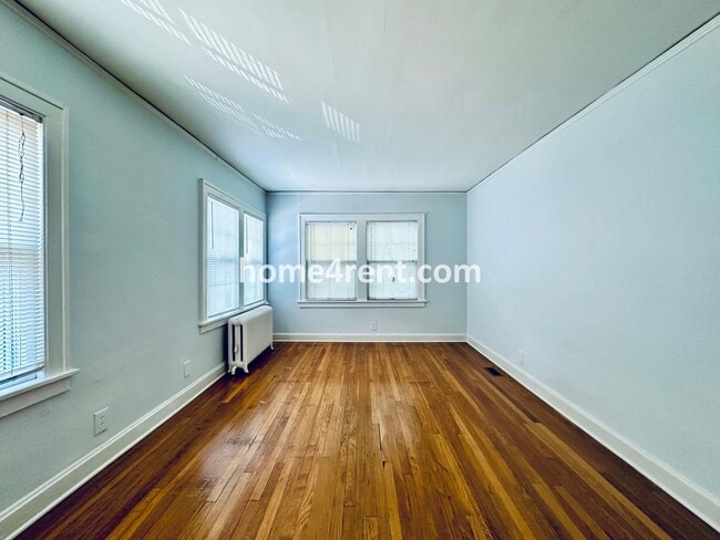 Building Photo - First Level Condo, Just Off the Plaza with...