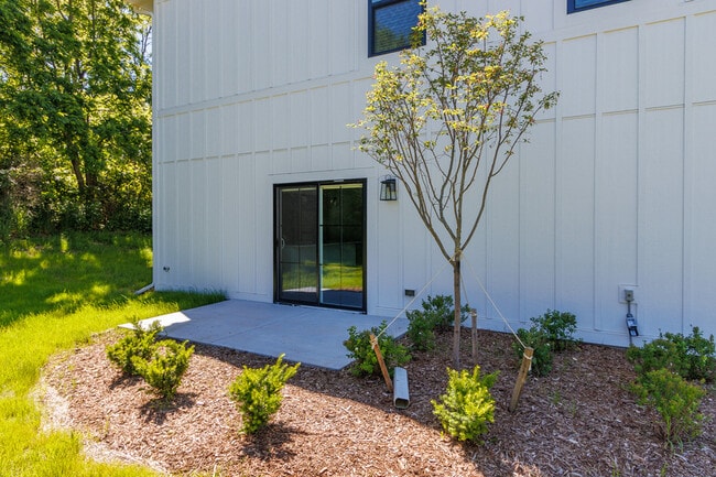 Building Photo - 1920 Edwards St