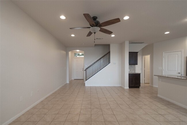 Building Photo - 2880 Donnell Dr