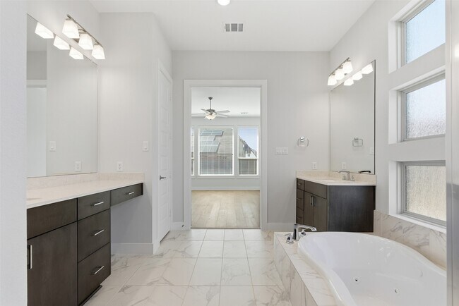 Building Photo - 21311 Blue Wood Aster Ct