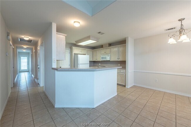 Building Photo - 1004 Crepe Myrtle Ct