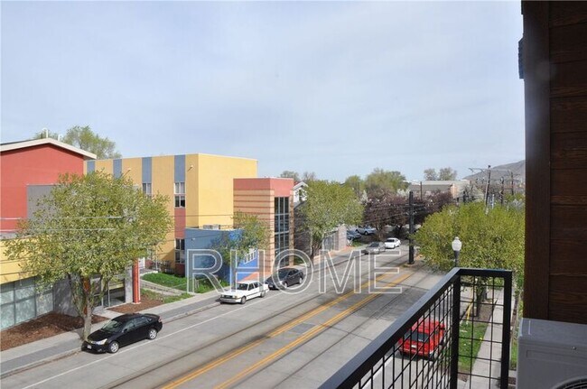Building Photo - 965 S 200 W