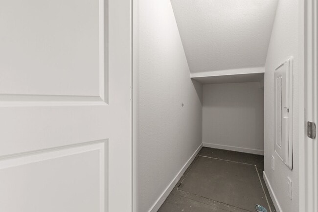 Building Photo - 6155 Drum Pl