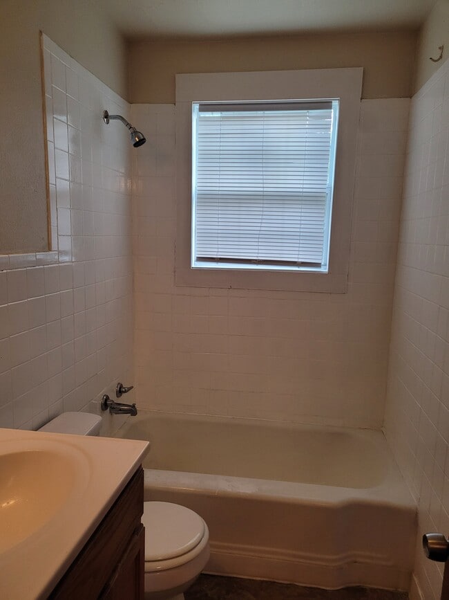 Building Photo - 4374 Monroe Ave