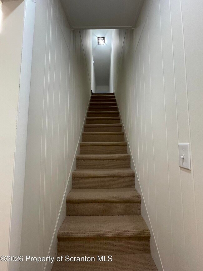 Building Photo - 1064 Lincoln St