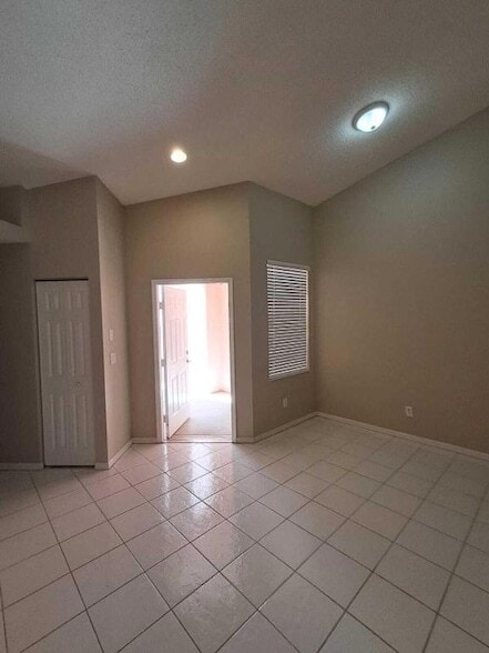 Building Photo - 223 E Coral Trace Cir