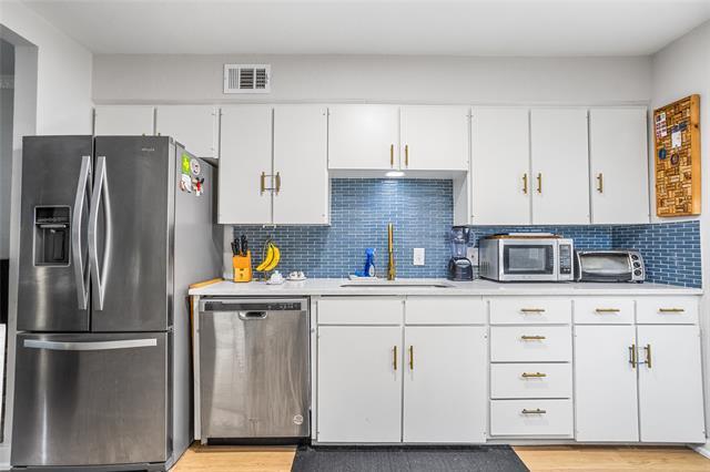 Building Photo - 7924 Royal Ln