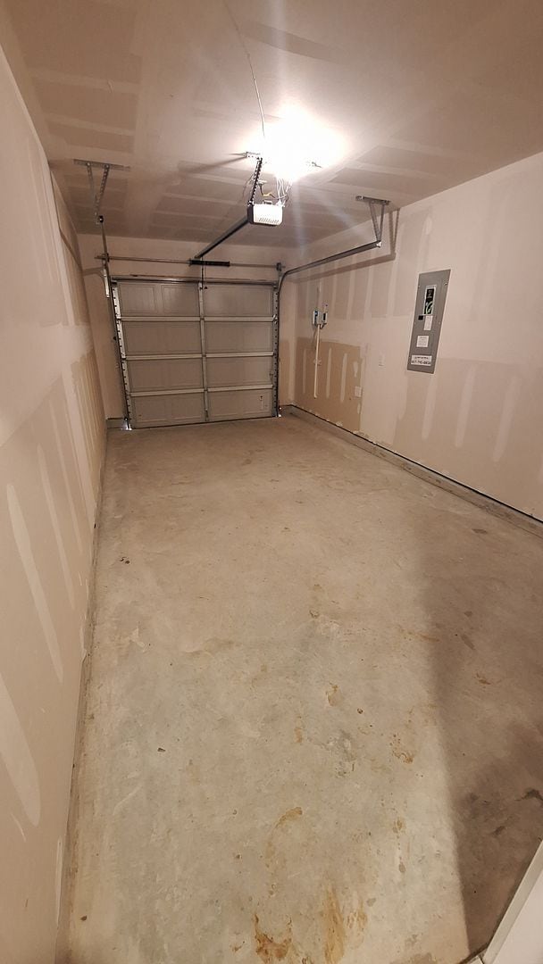 Building Photo - NEWLY BUILT 3 bedroom 2.5 Bath for rent