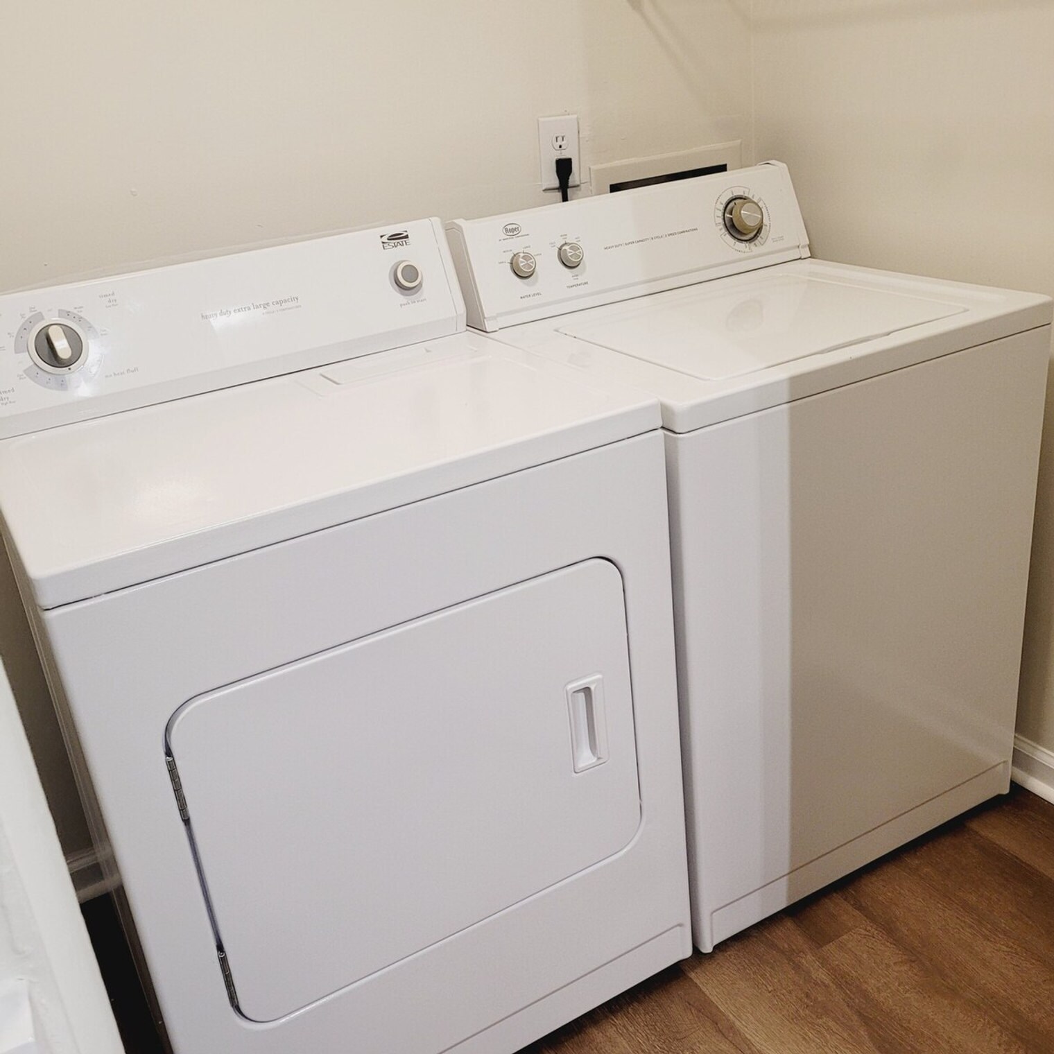 Building Photo - 253 White Oak Rd