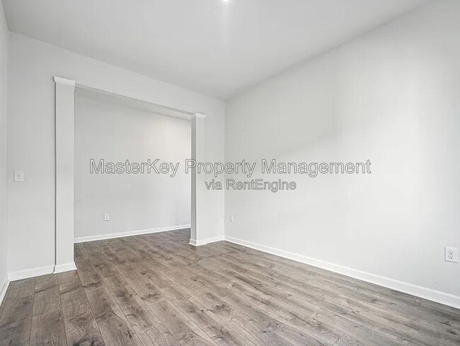 Building Photo - 633 Birchhead Dr