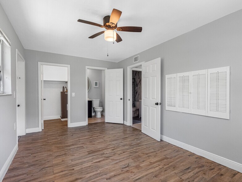 on Suite Bathroom and Walk In closet - 311 Avanda Ct