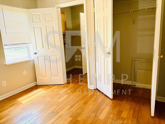 Building Photo - 4710 Walnut Grove Ave