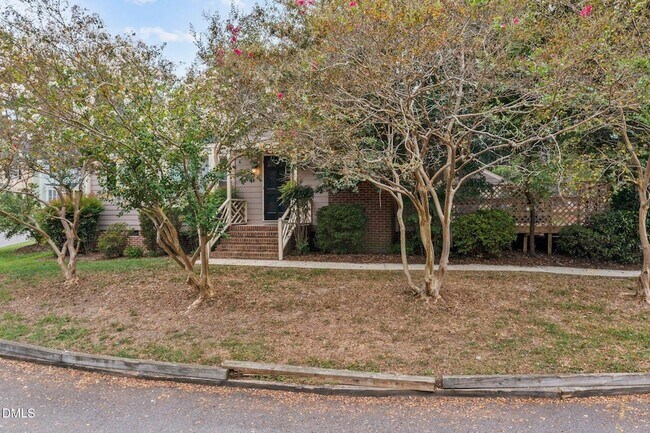 Building Photo - 5501 Sharpe Dr