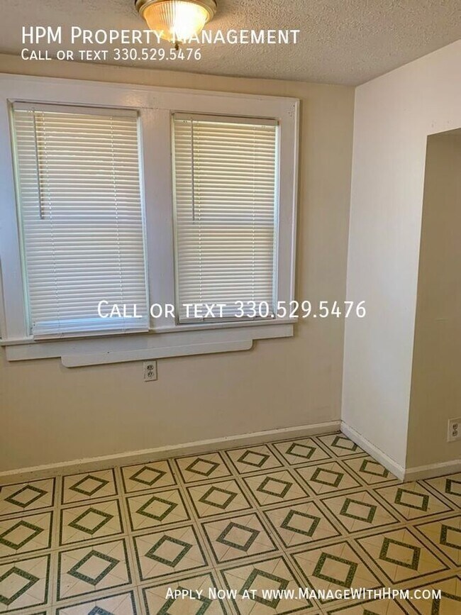 Building Photo - 1525 Miami Ct NE