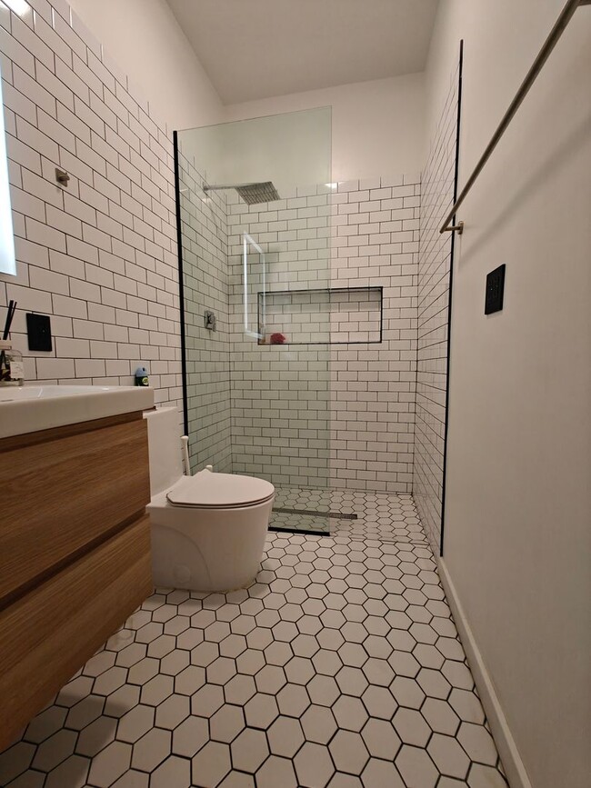 Building Photo - BEAUTIFUL 3BD/3BTH single family home for rent!