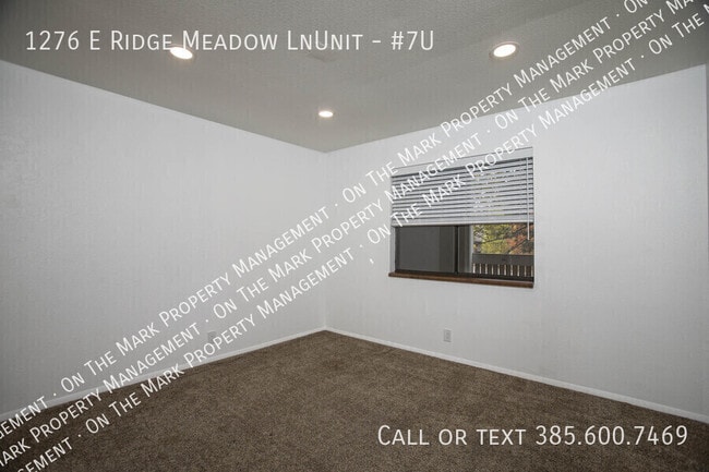 Building Photo - 1276 E Ridge Mdw