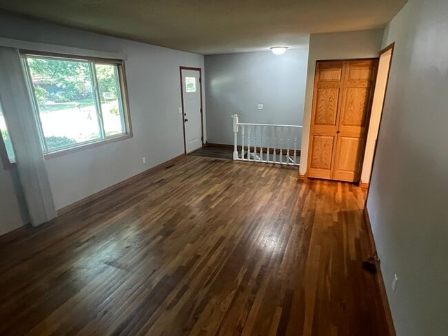 Building Photo - 11828 Monroe Cir NE