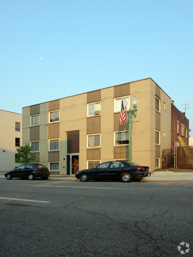 Primary Photo - 417 Mckinley Ave NW