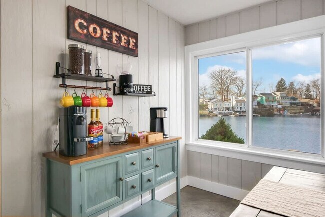 Building Photo - 3576 Portage Point Blvd