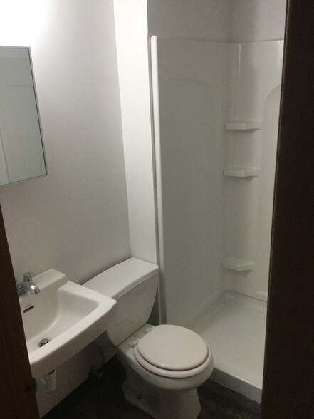 Bathroom - 221 4th St NE
