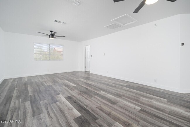 Building Photo - 18031 N 15th Pl