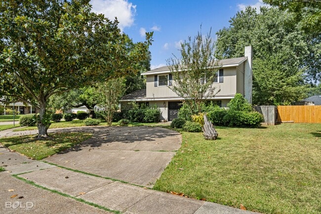 Building Photo - 1502 Suburbia Dr